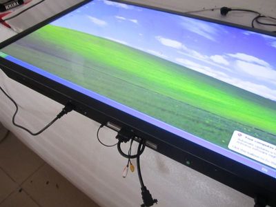 深圳廠家直銷 47寸超窄邊上下蓋一體式壁掛廣告機全解析